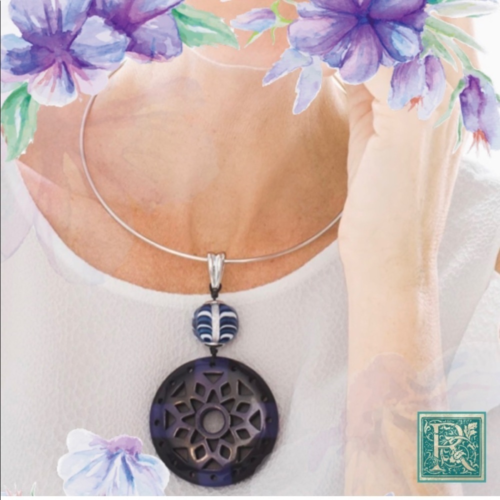 Chico's Simone Pendant Necklace​